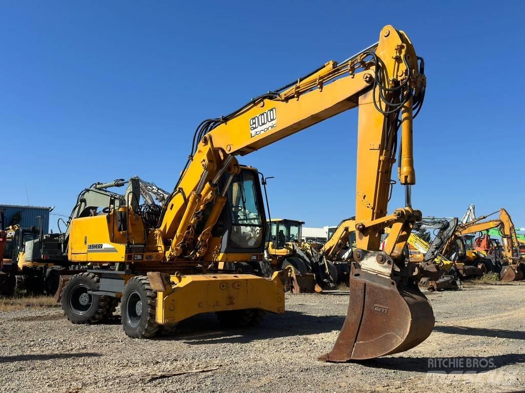 Liebherr A 900 B حفارات بعجل
