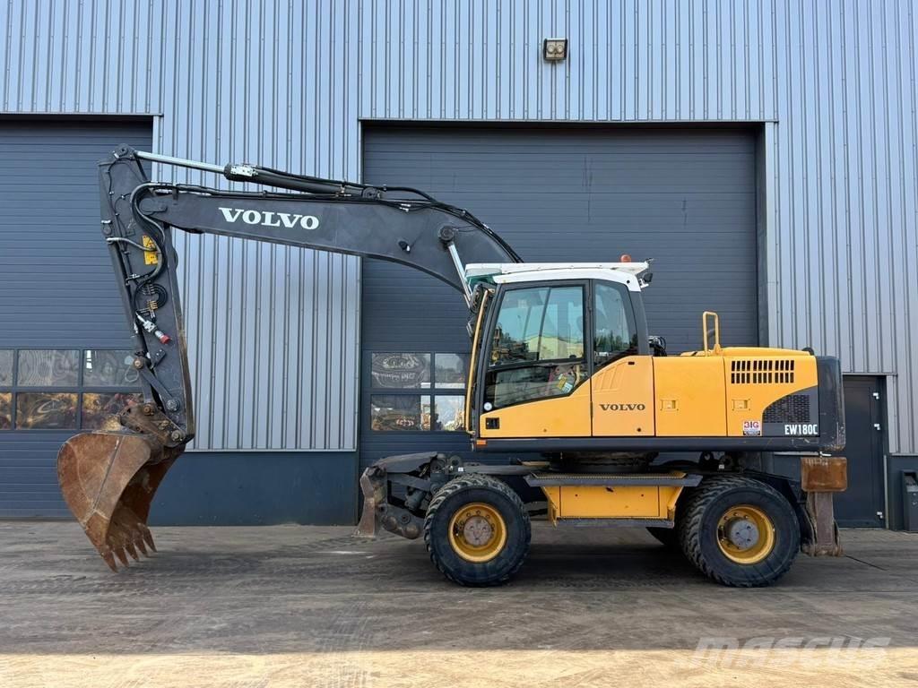 Volvo EW180C حفارات بعجل
