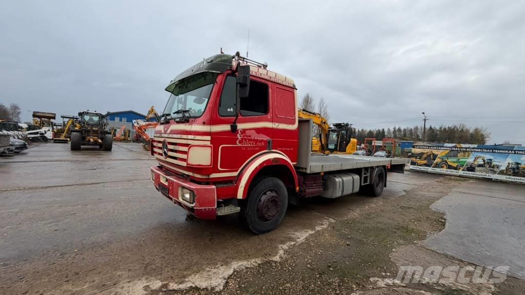 Mercedes-Benz 1827 مركبات النقل