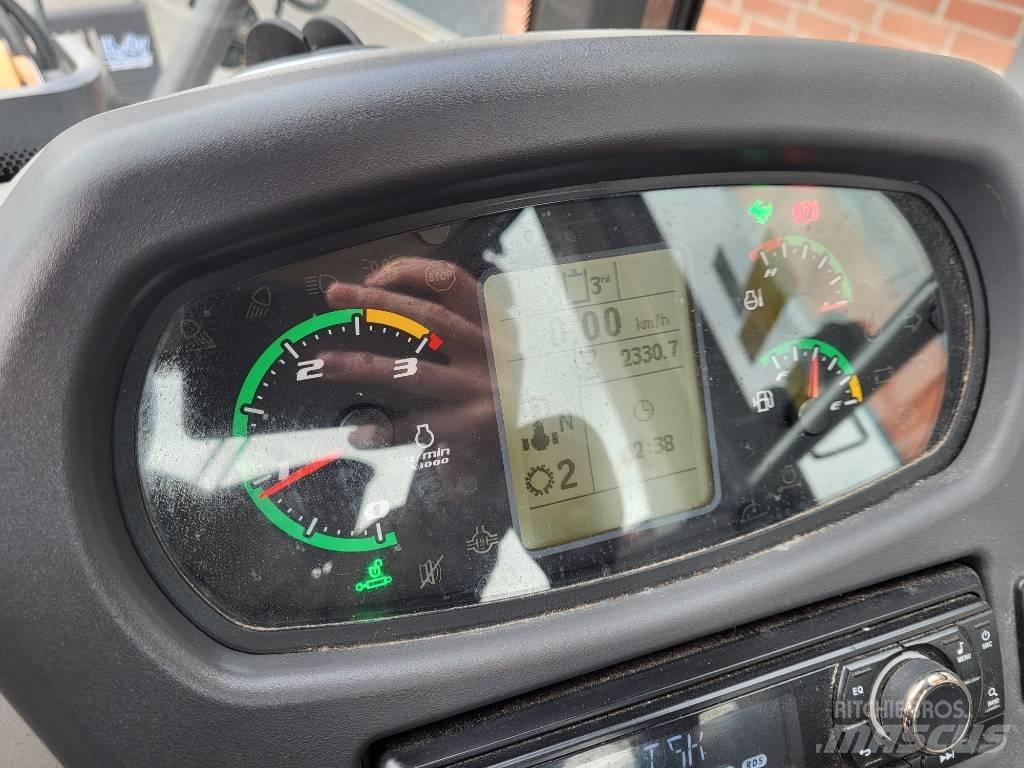 CASE 221 F لوادر بعجل