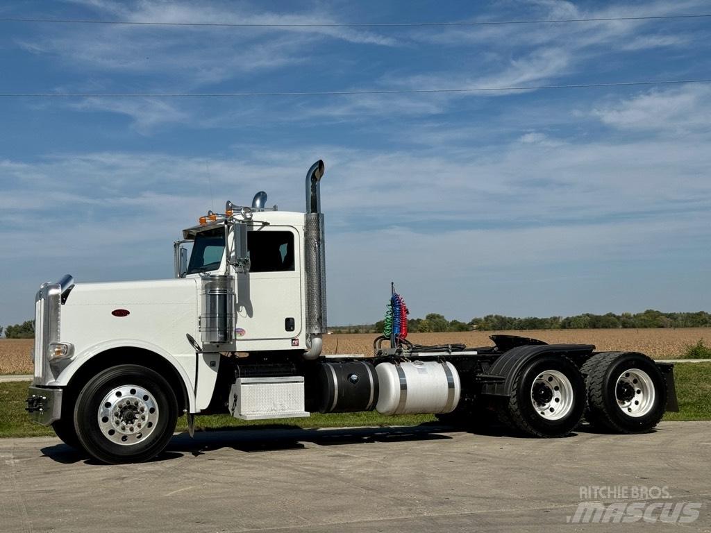 Peterbilt 388 وحدات الجر