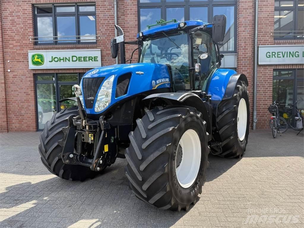 New Holland T7.220 الجرارات