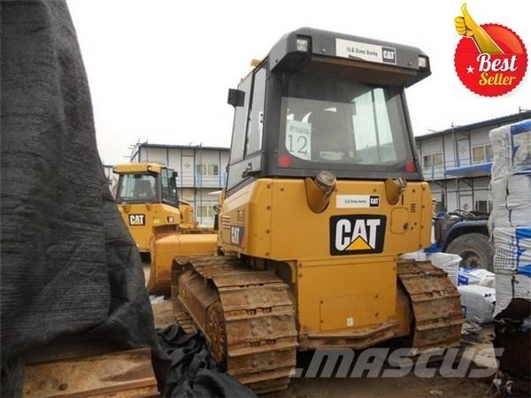 CAT D 5 K LGP بلدوزرات مجنزرة