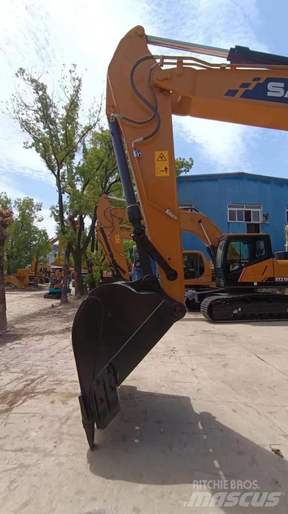 Sany SY 215 C حفارات زحافة