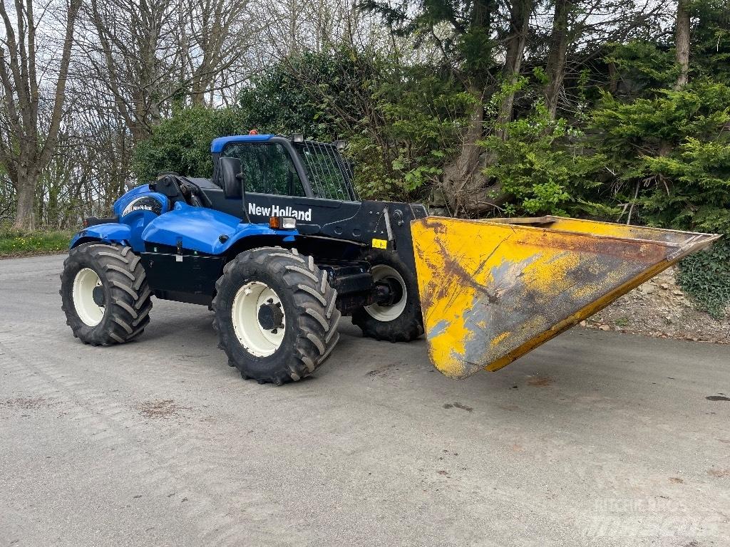 New Holland LM 435 A معدات مناولة لأغراض الزراعة