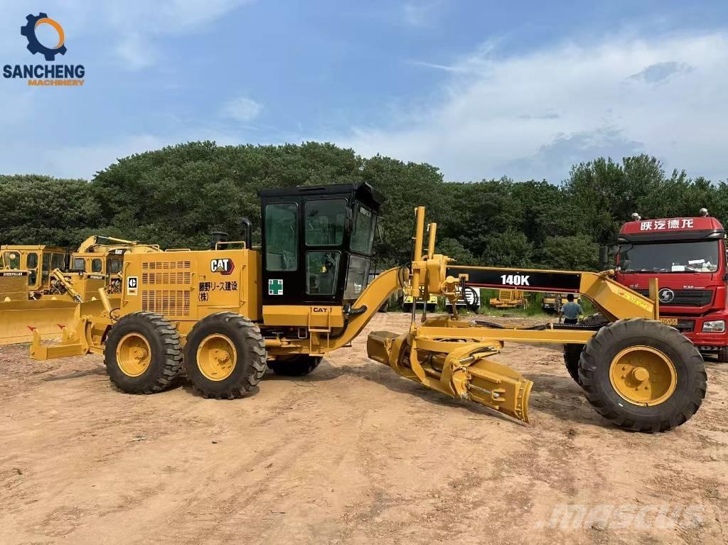 CAT 140 K معدات تمهيد الطرق