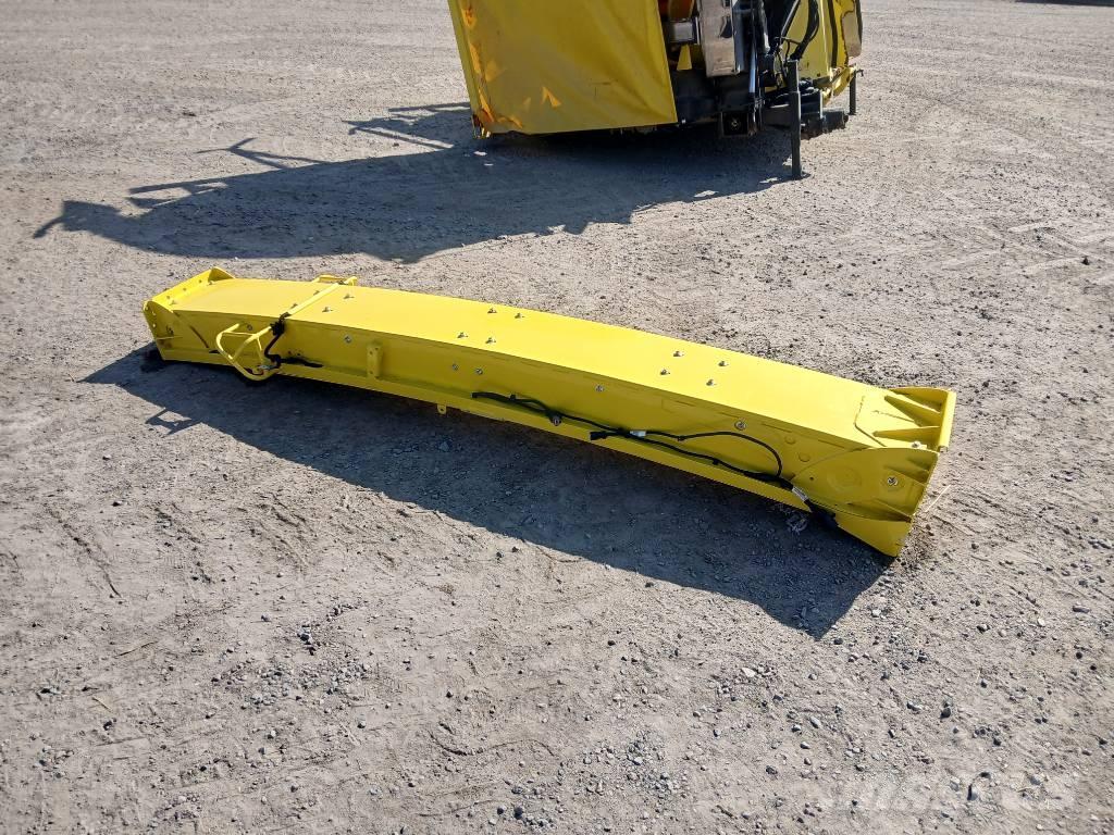 John Deere 460 Plus علافات ذاتية الدفع