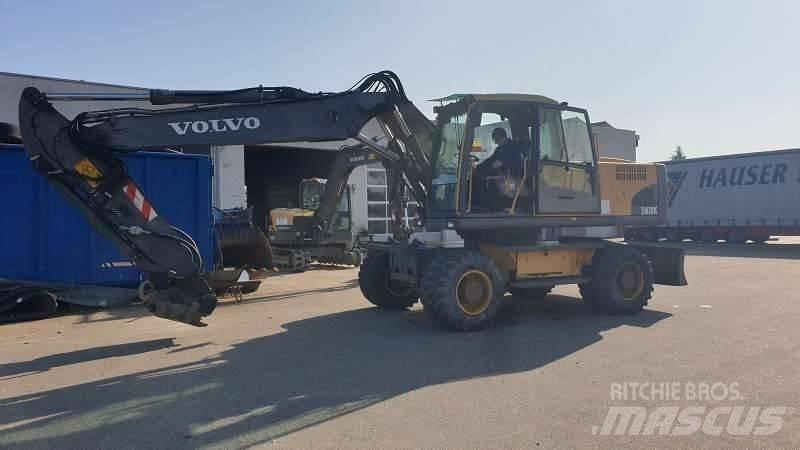 Volvo EW 210 C حفارات بعجل
