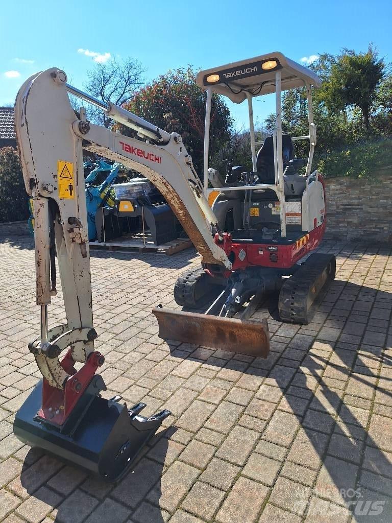 Takeuchi TB 216 حفارات صغيرة أقل من 7 طن (حفارات صغيرة)