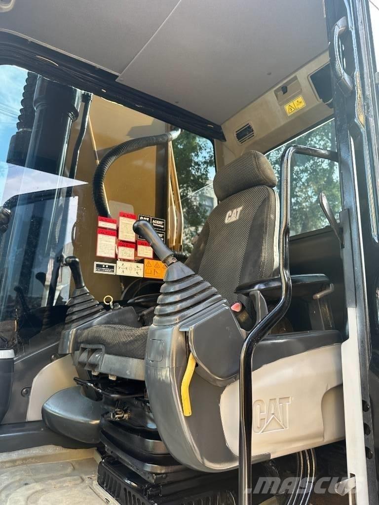 CAT 330 حفارات وسط 7 طن - 12 طن