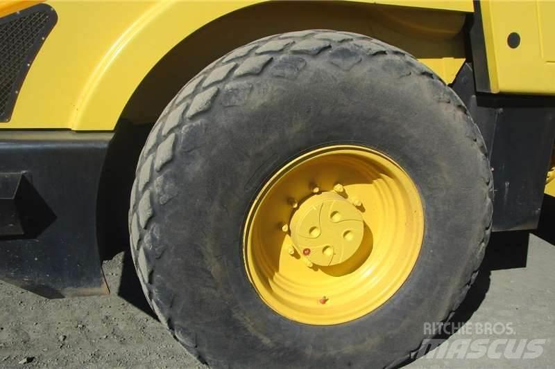 Bomag B213DH-4 مداحل مزدوجة