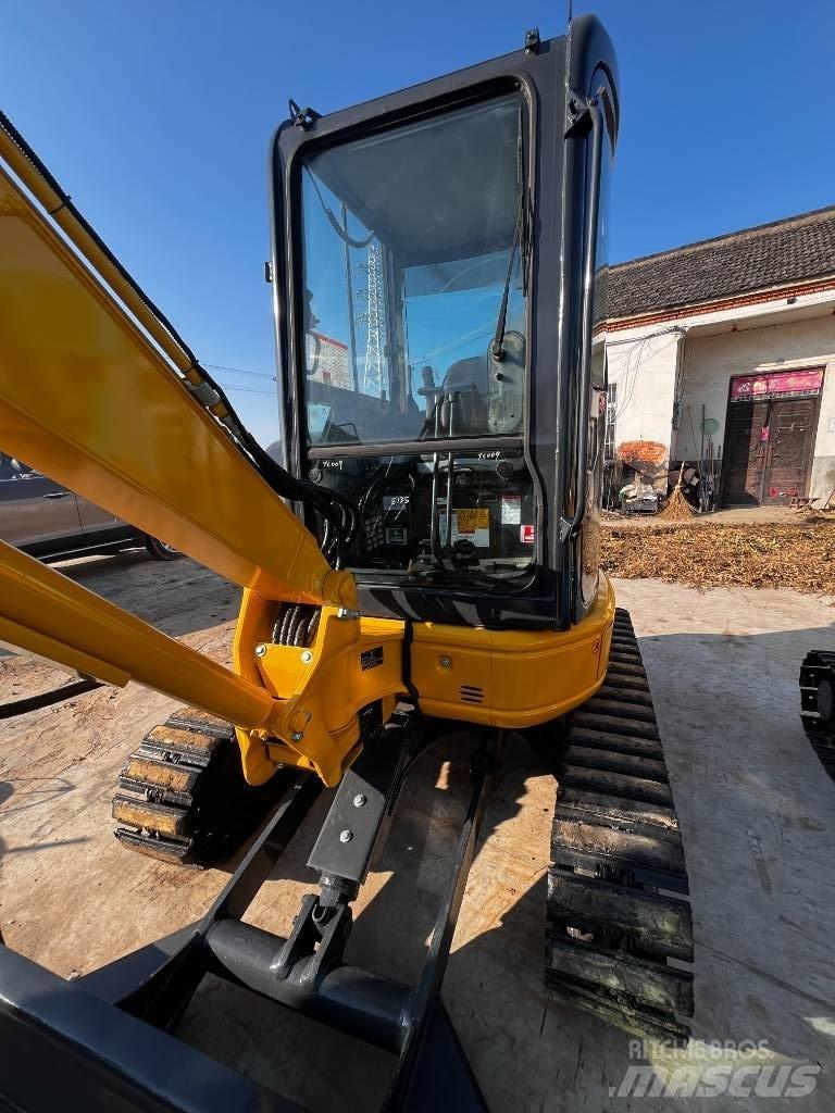 Komatsu PC 35 MR حفارات صغيرة أقل من 7 طن (حفارات صغيرة)