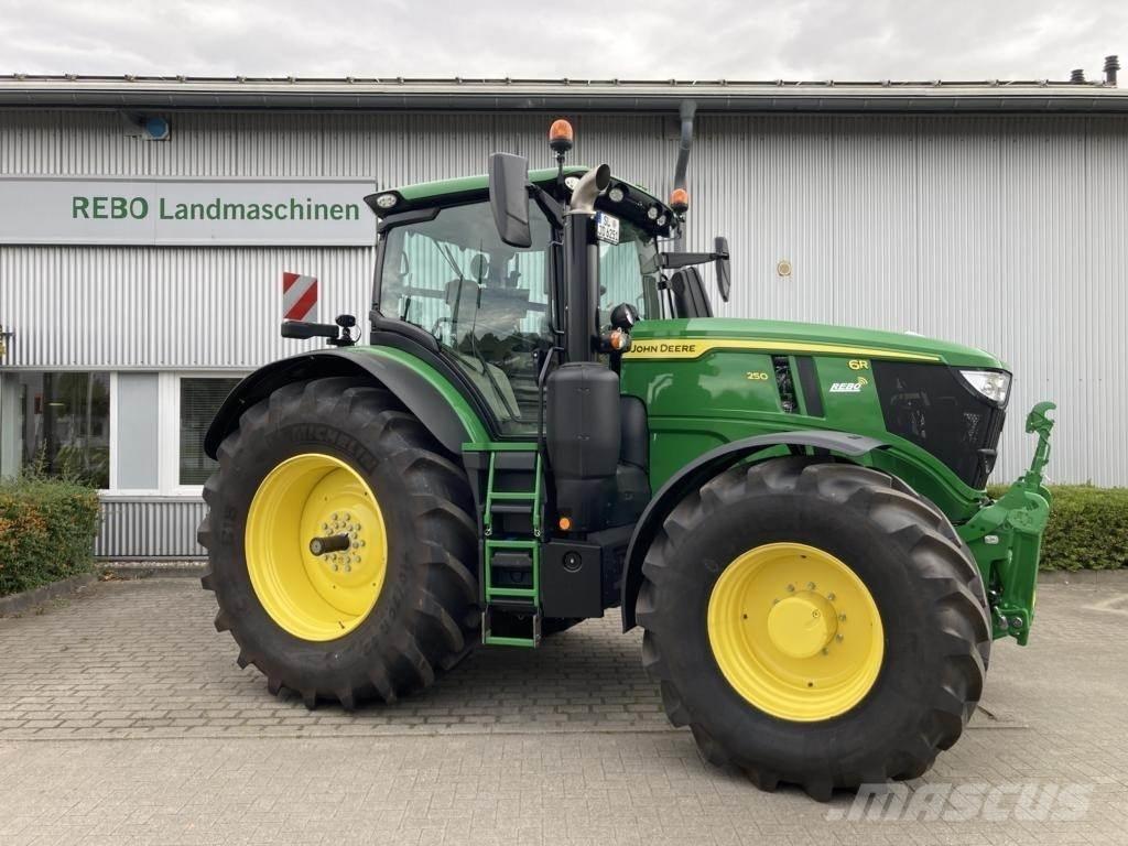 John Deere 6R 250 الجرارات