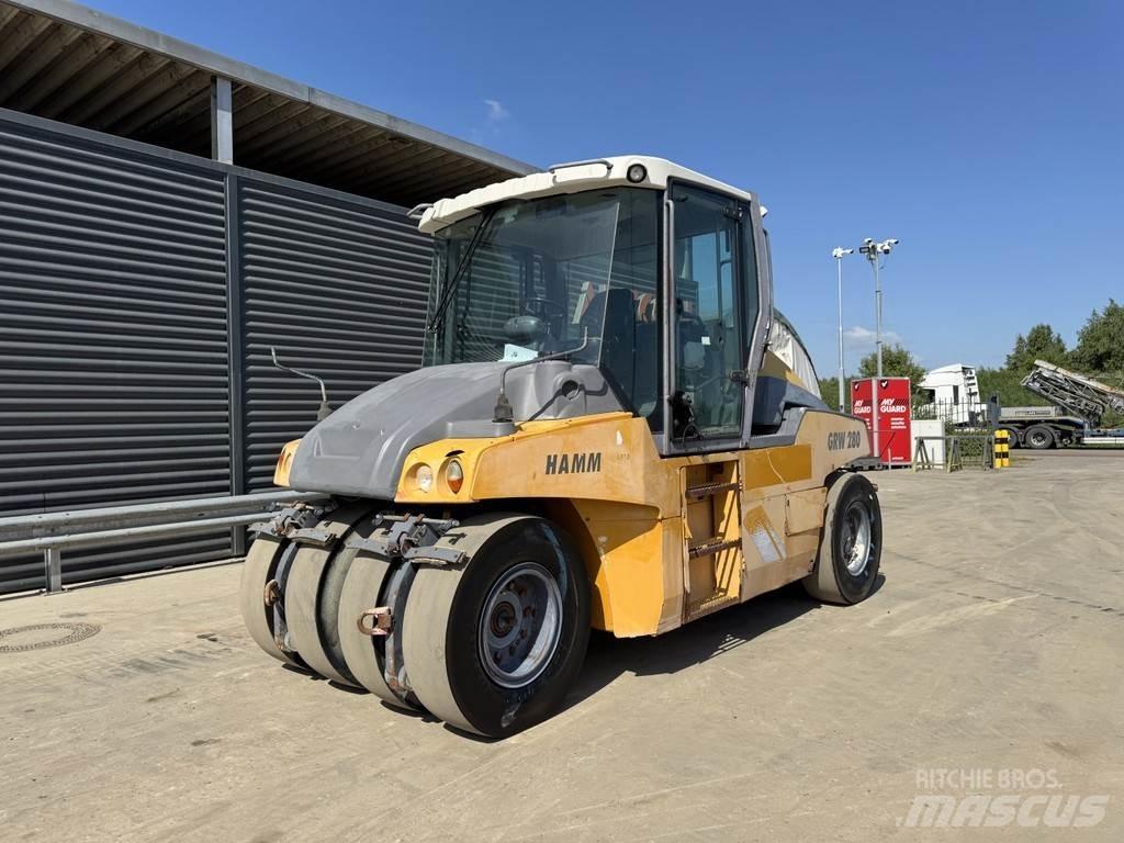 Hamm GRW 280-12H مداحل ذات إطارات هوائية