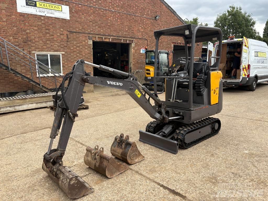 Volvo EC 15 D حفارات صغيرة أقل من 7 طن (حفارات صغيرة)