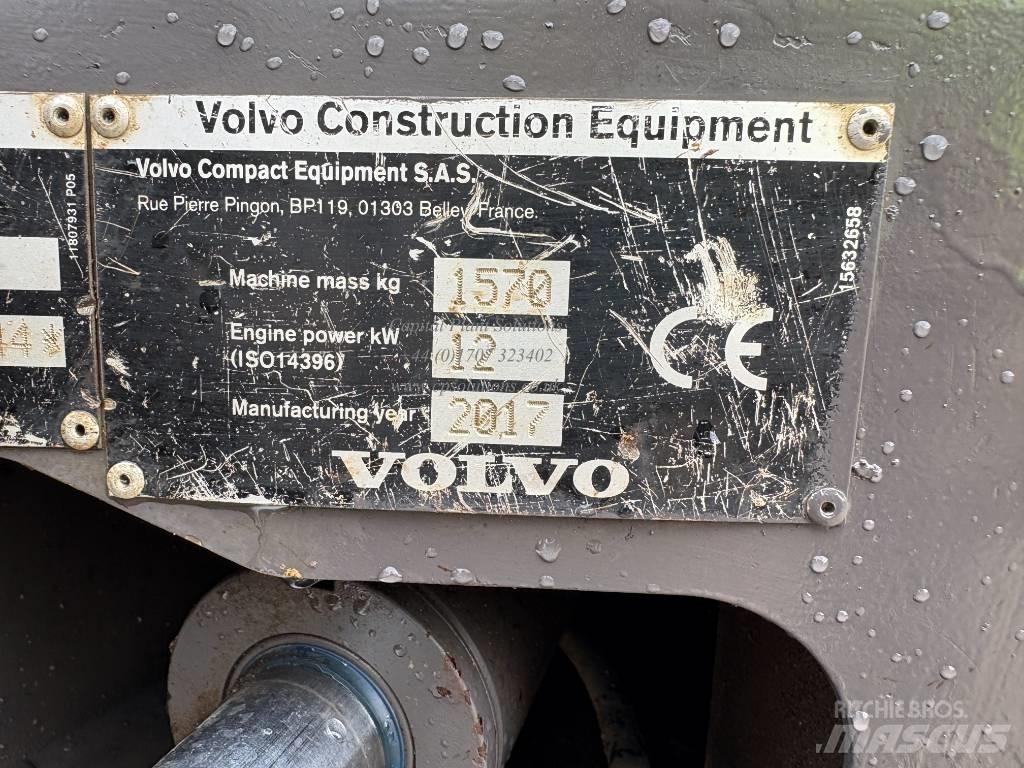 Volvo EC 15 D حفارات صغيرة أقل من 7 طن (حفارات صغيرة)