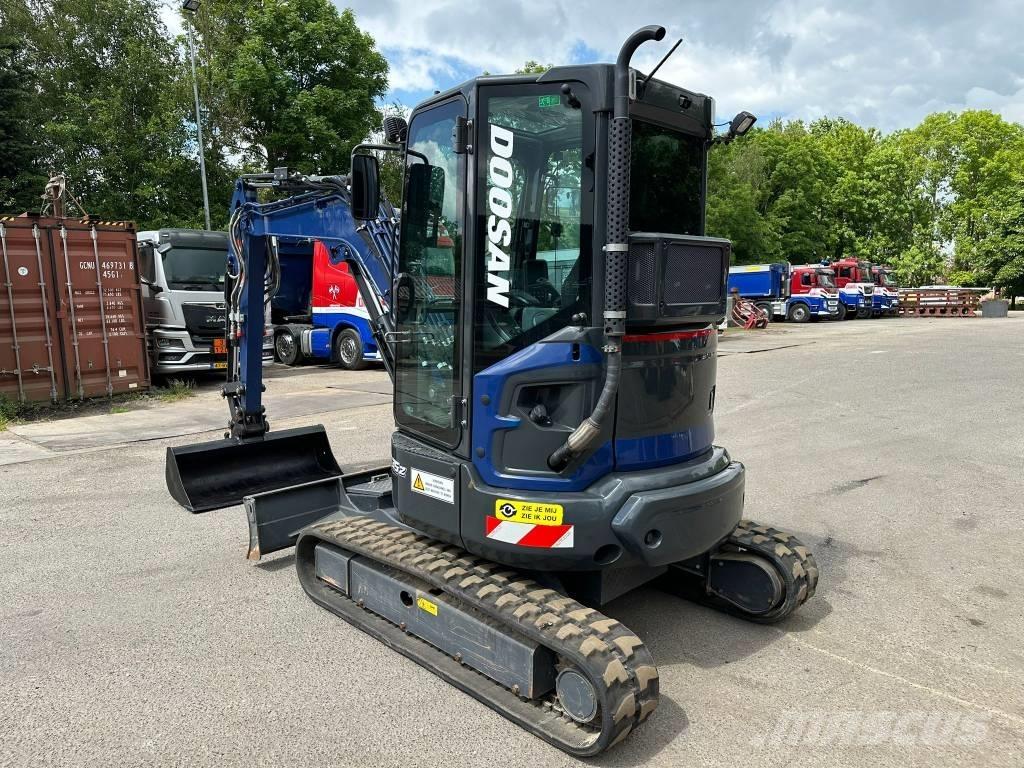 Doosan DX 35 Z حفارات صغيرة أقل من 7 طن (حفارات صغيرة)