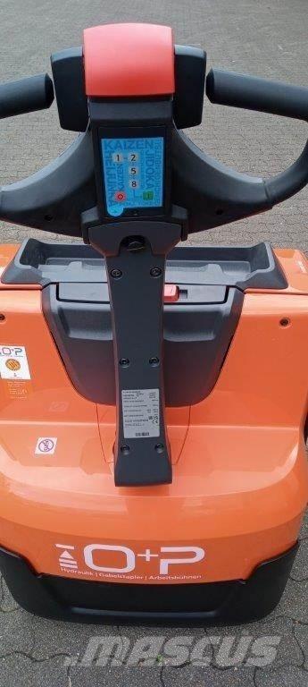 Toyota LWE 200 معدات التكديس الجوالة