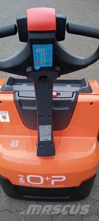 Toyota LWE 200 معدات التكديس الجوالة