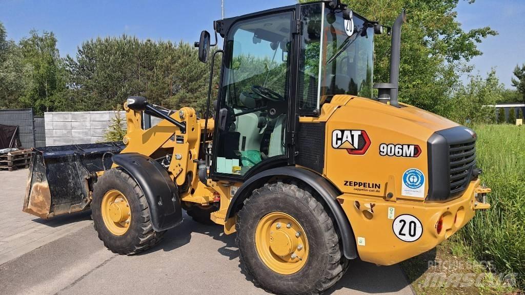 CAT 906M لوادر بعجل