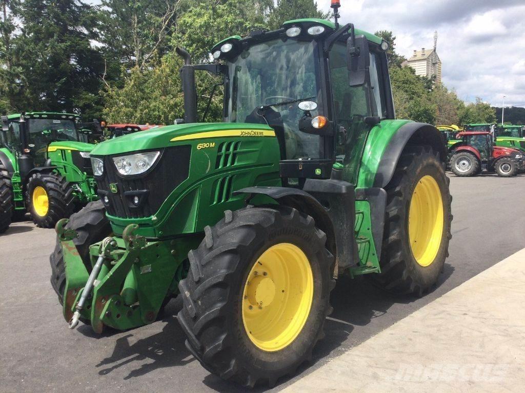John Deere 6130M الجرارات