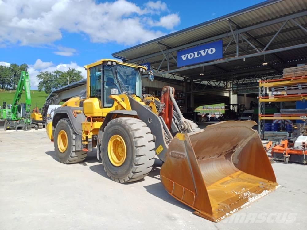 Volvo L110H لوادر بعجل