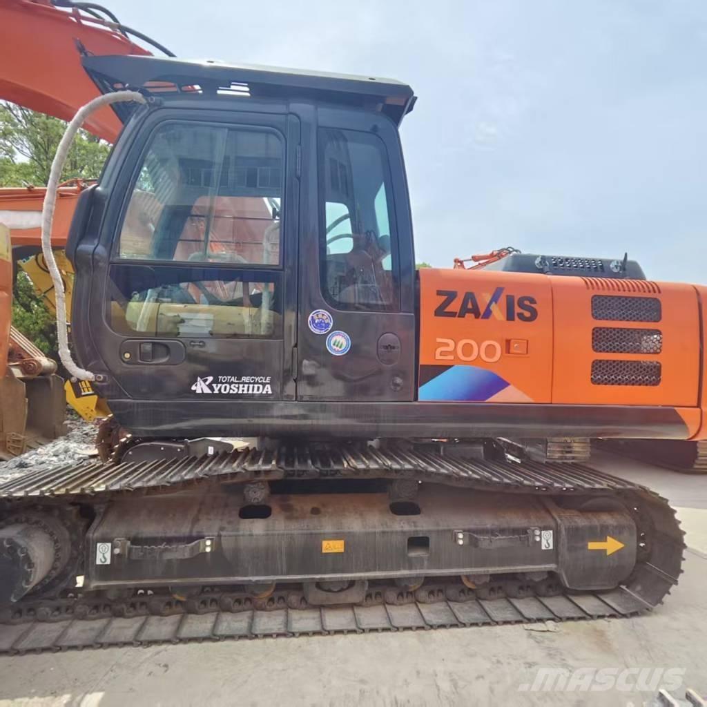 Hitachi ZX 200 حفارات زحافة