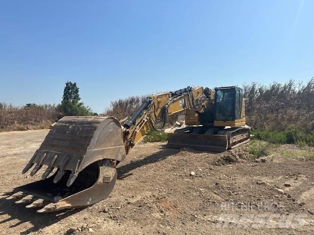CAT 325 حفارات زحافة