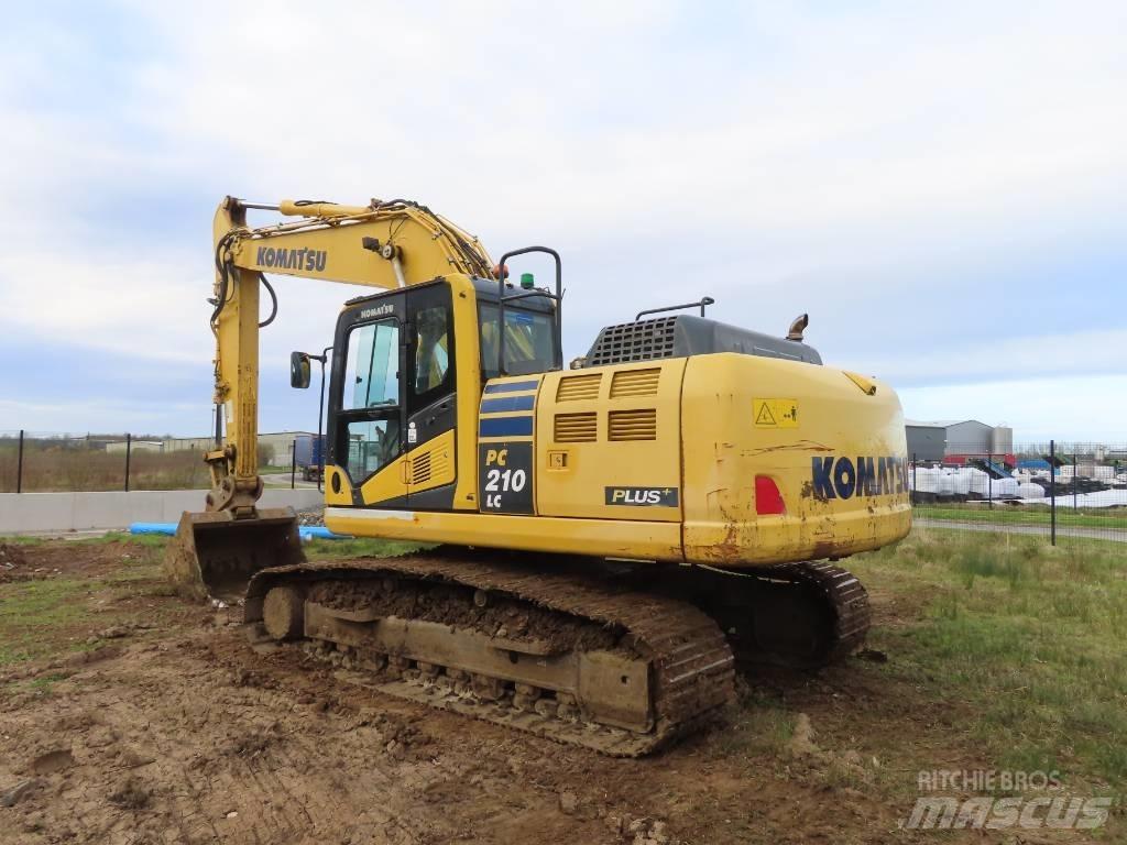 Komatsu PC 210 LC حفارات زحافة