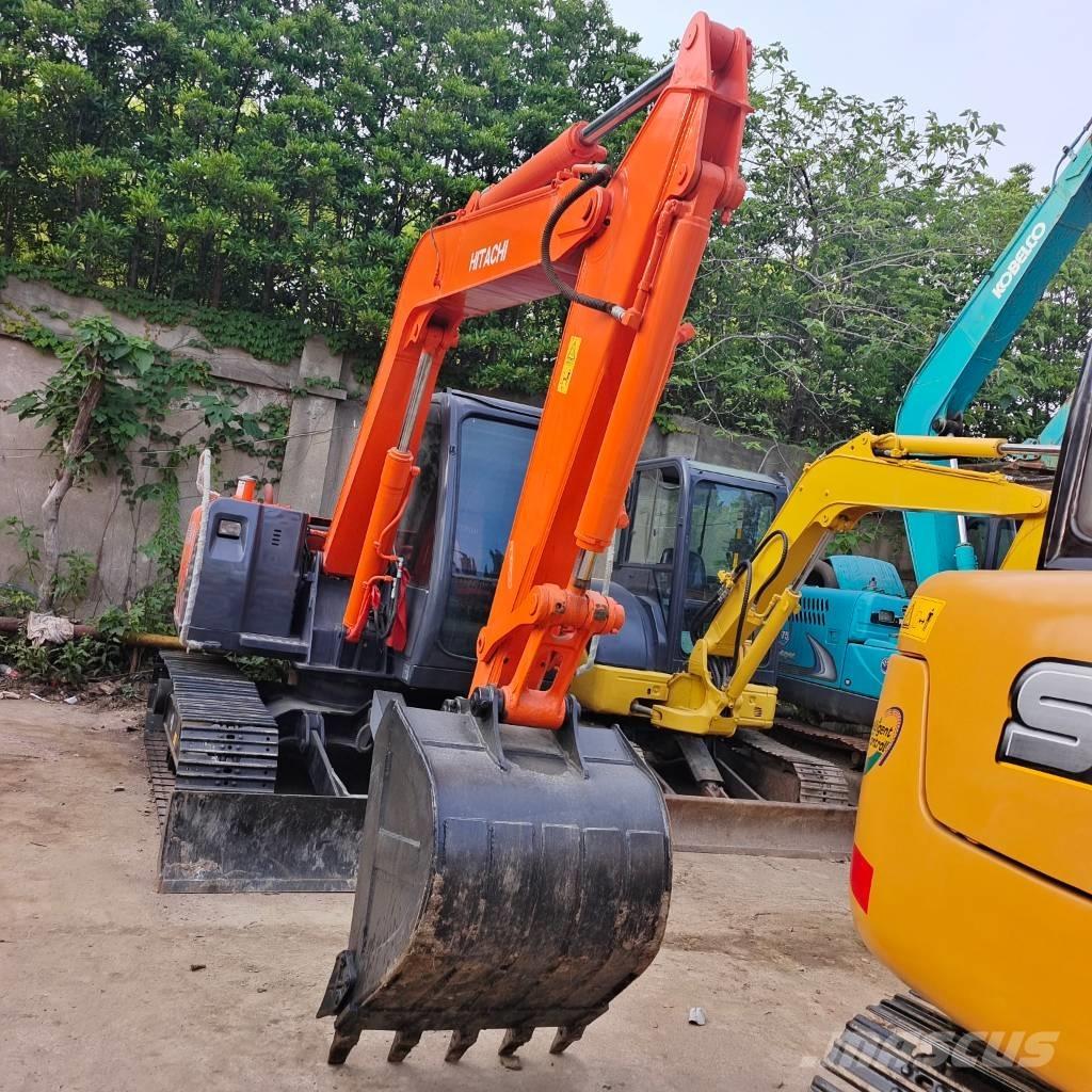 Hitachi Zaxis 70 حفارات زحافة