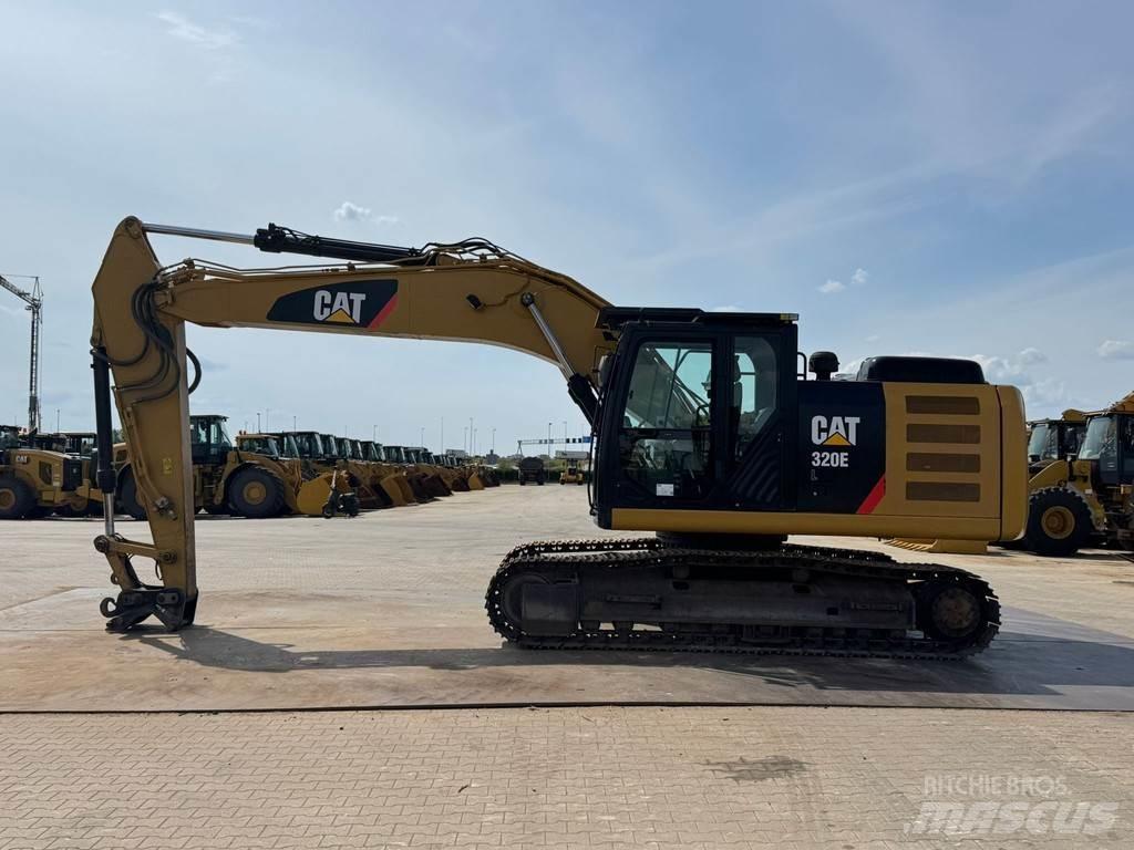 CAT 320E حفارات زحافة