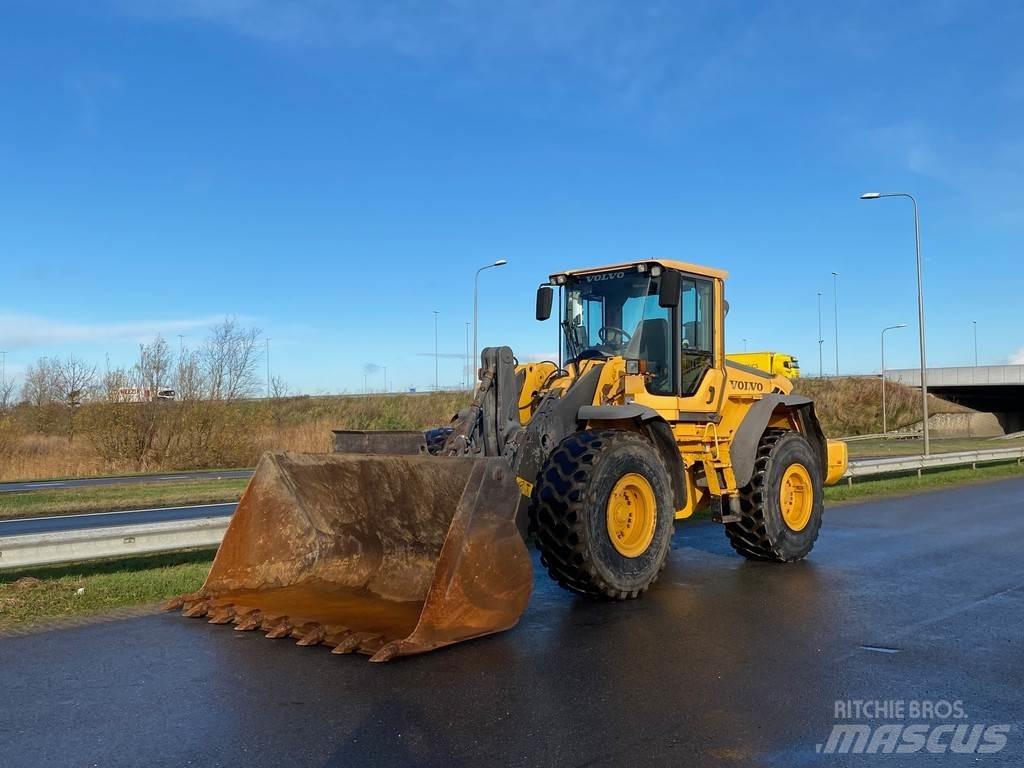 Volvo L120F لوادر بعجل