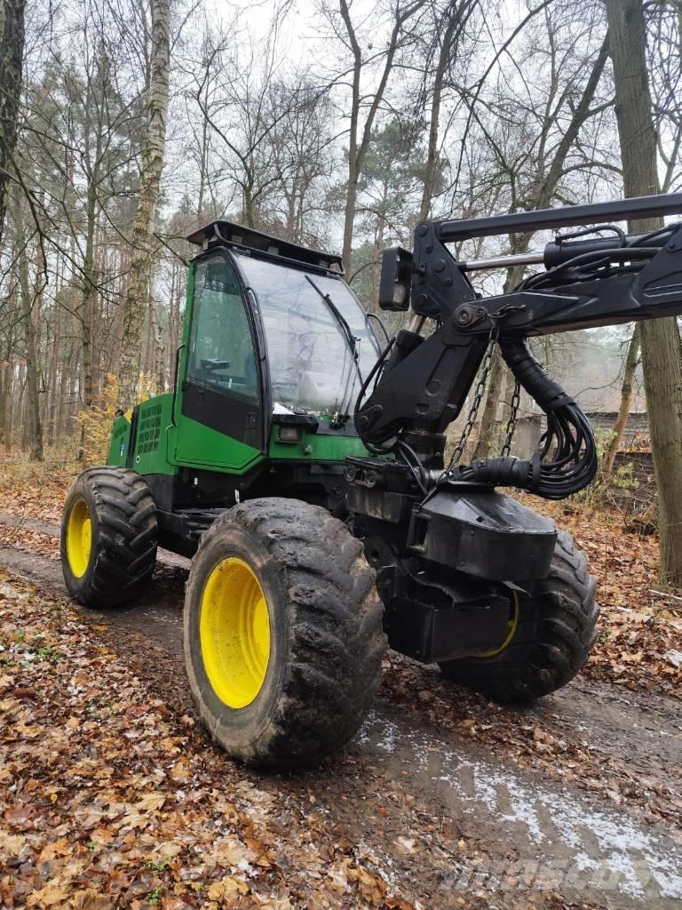 John Deere 770 حصادات