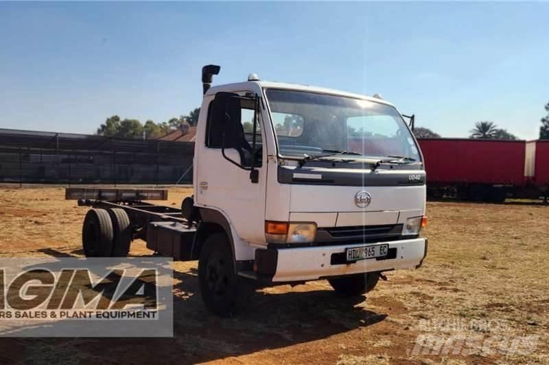 Nissan UD40 شاحنات أخرى