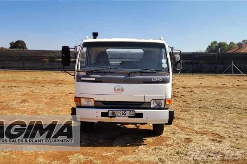 Nissan UD40 شاحنات أخرى