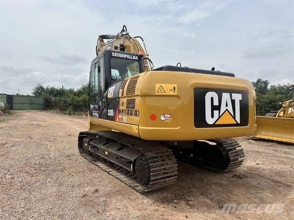 CAT 320D حفارات زحافة