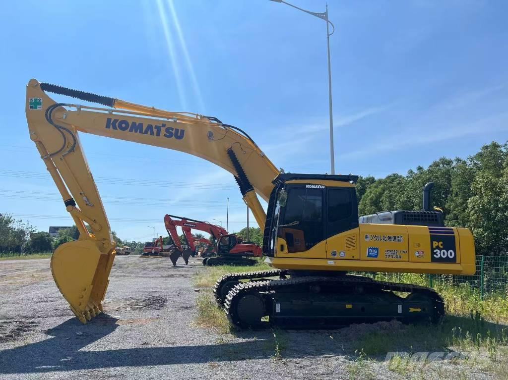 Komatsu PC 300 حفارات زحافة