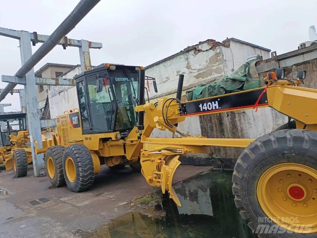 CAT 140 H معدات تمهيد الطرق