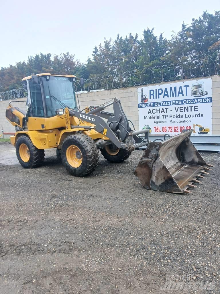 Volvo L 30 G لوادر بعجل