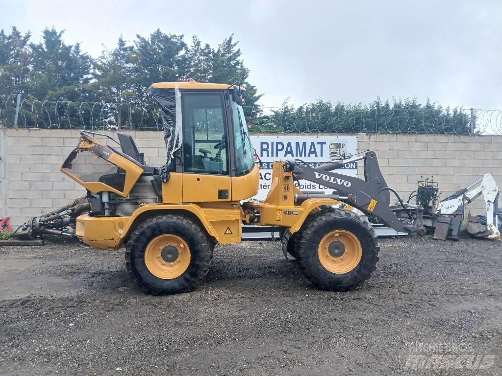 Volvo L 30 G لوادر بعجل