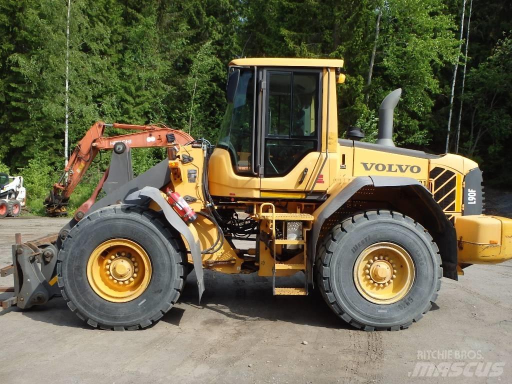 Volvo L 90 F لوادر بعجل