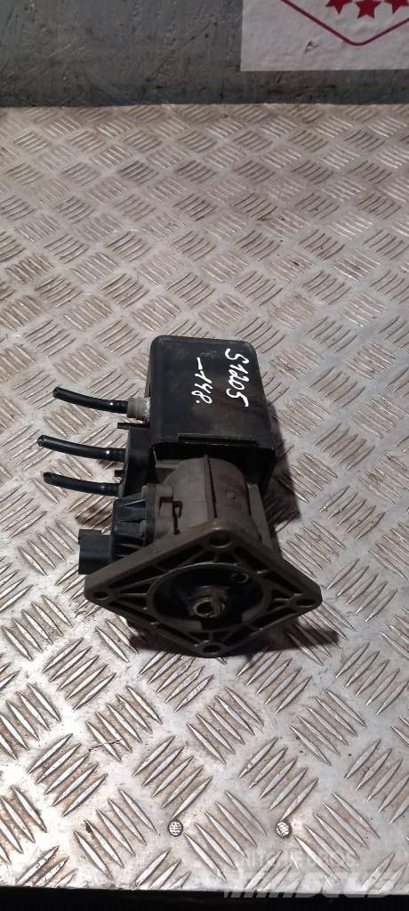 Scania R 440.   1463045 مكابح