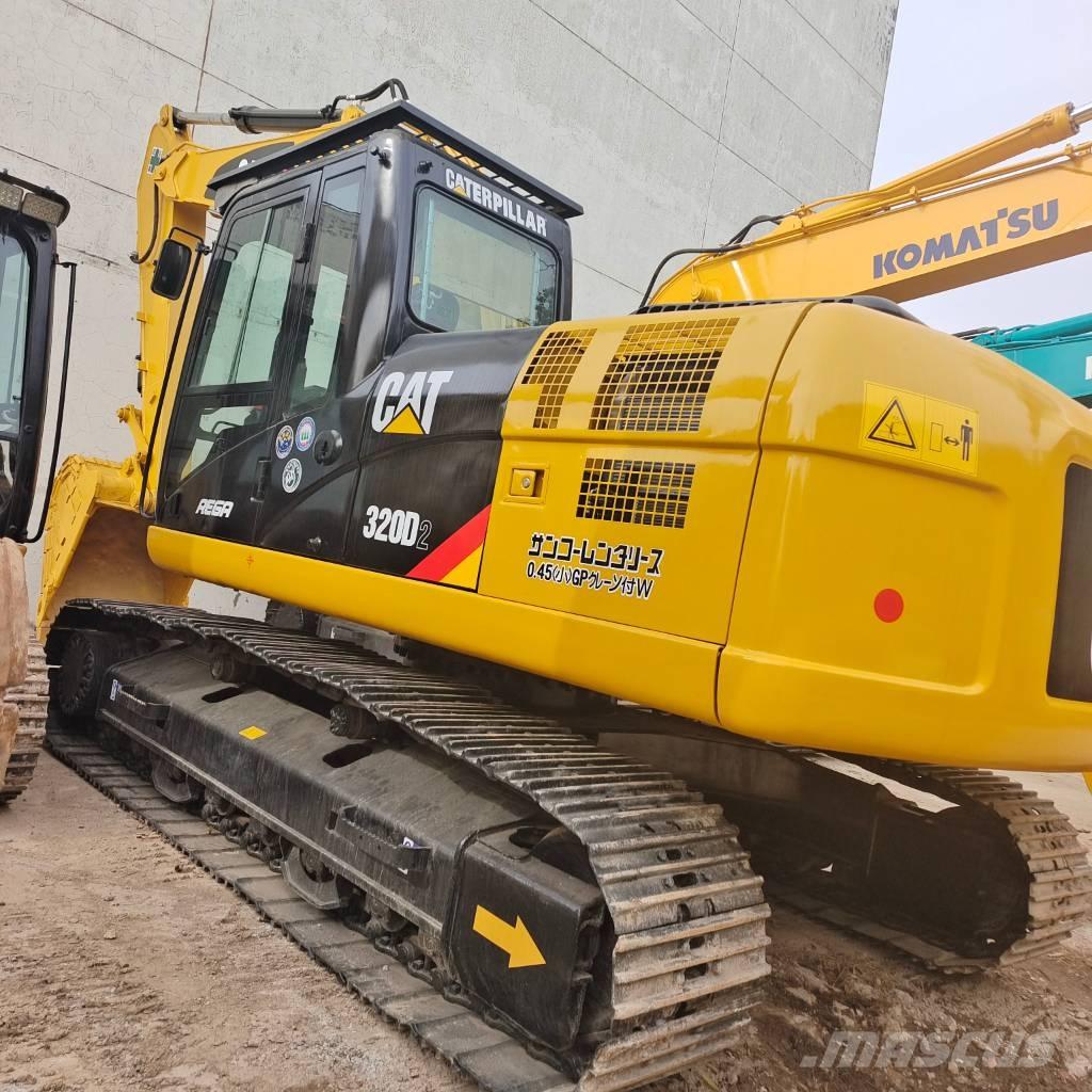 CAT 320D حفارات زحافة