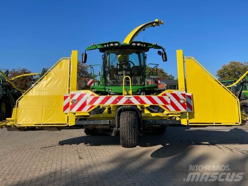 John Deere 8500 حصادات الأعلاف