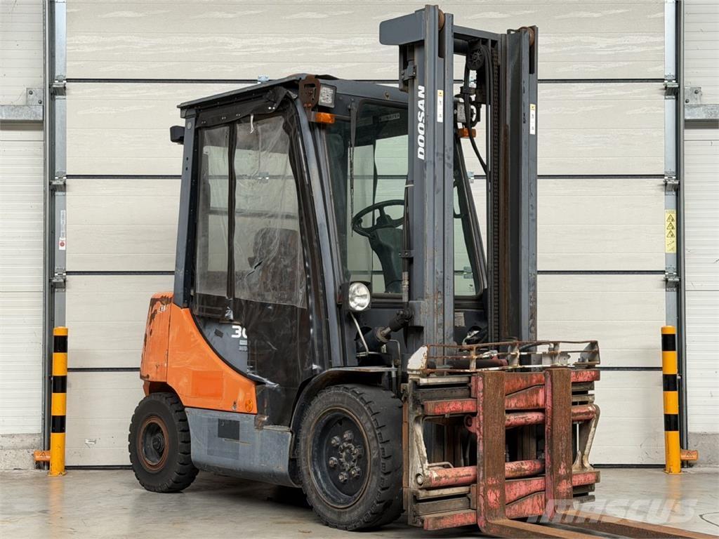 Doosan D30S-5 شاحنات الديزل
