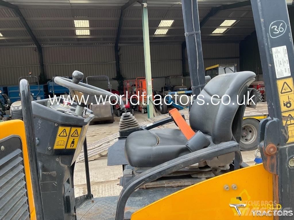 JCB VMT 260-120 مداحل ثنائية الاسطوانة