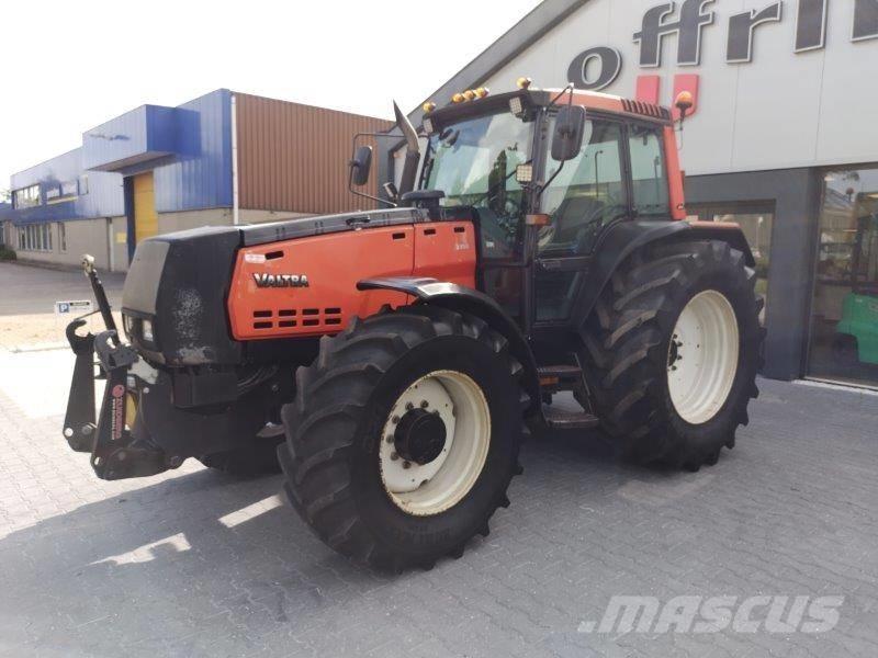 Valtra 8400 الجرارات
