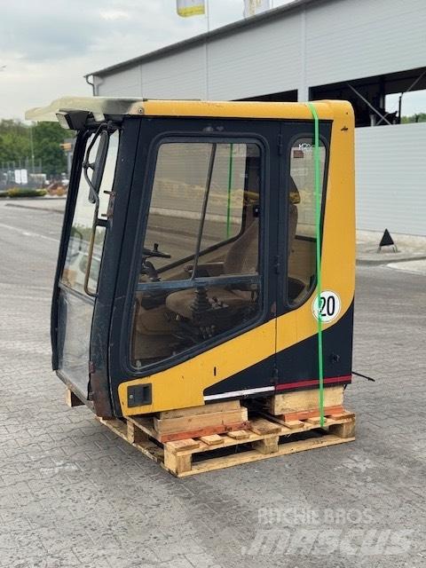 CAT M 320 USED CAB كابينة والداخلية
