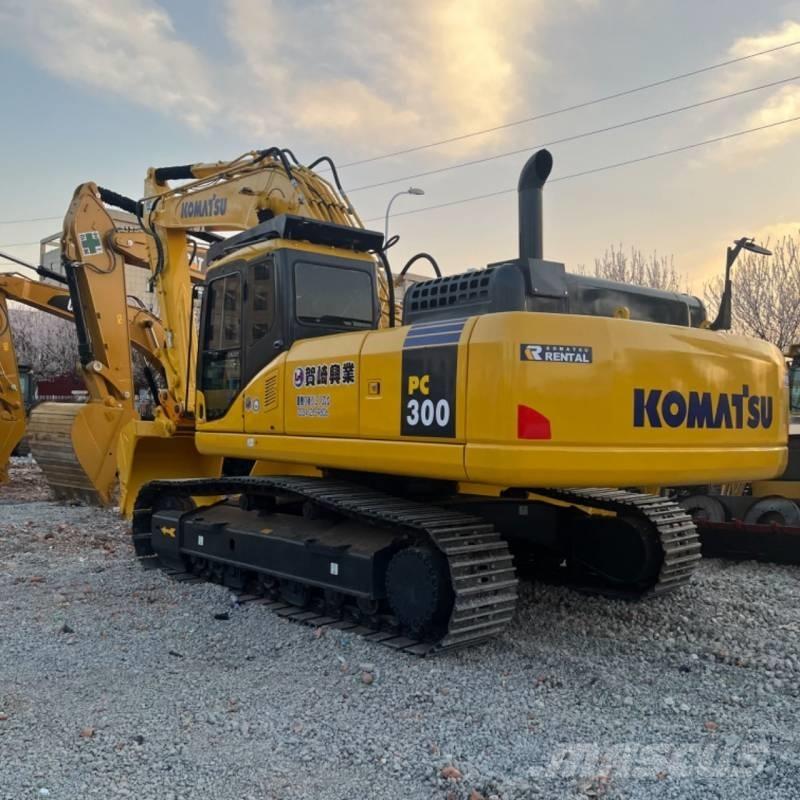 Komatsu PC 300 حفارات زحافة