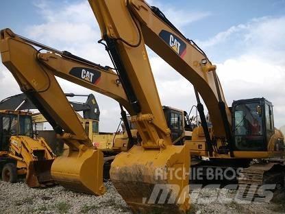 CAT 325 D حفارات زحافة